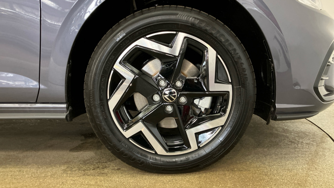Volkswagen Polo 1.0 TSI 115 R-Line 5dr DSG Petrol Hatchback - Image 5
